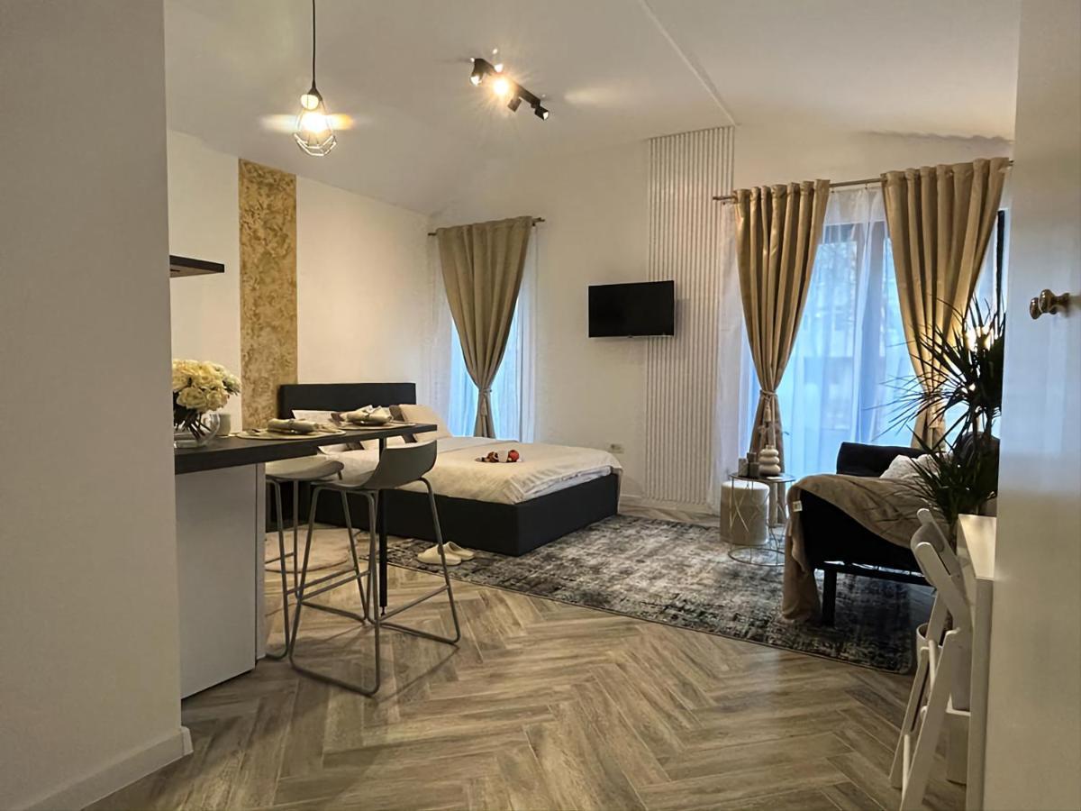 Luxury Mansion Apartment Bucharest Exterior photo