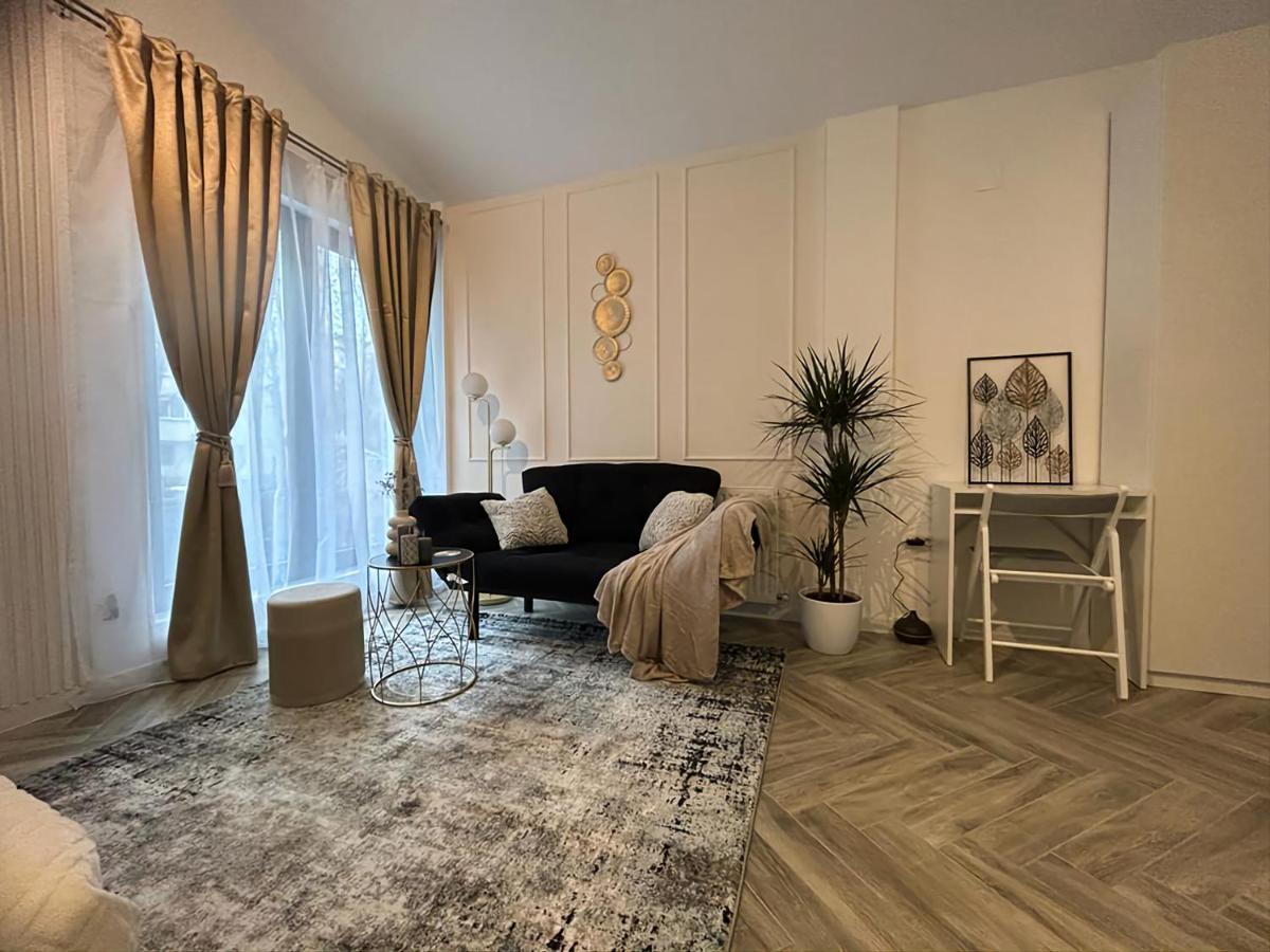 Luxury Mansion Apartment Bucharest Exterior photo