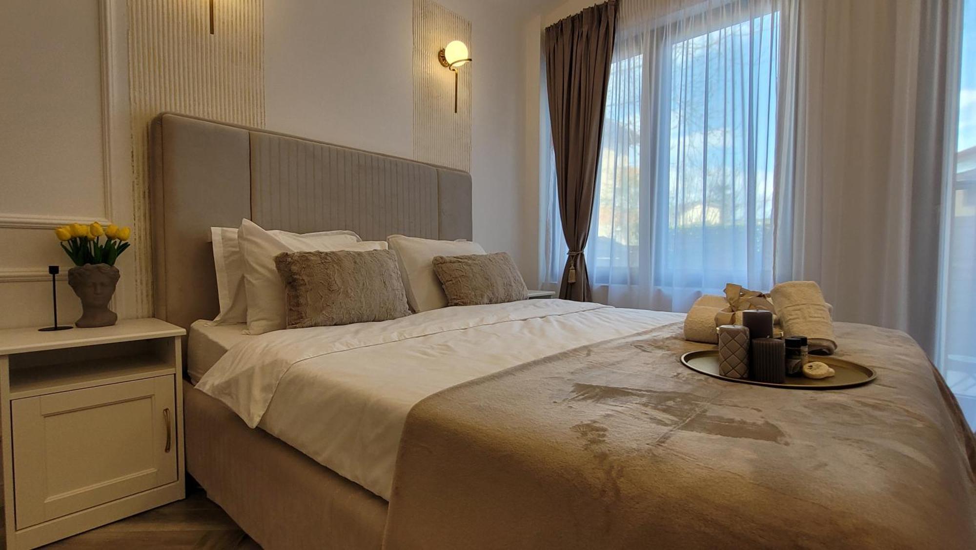 Luxury Mansion Apartment Bucharest Exterior photo
